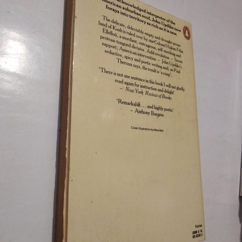 The Coup by John Updike. bok, pocket, engelska Very Fine