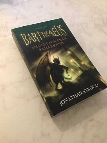 Bartimaeus: Amuletten från Samarkand av Jonathan Stroud, 2003
