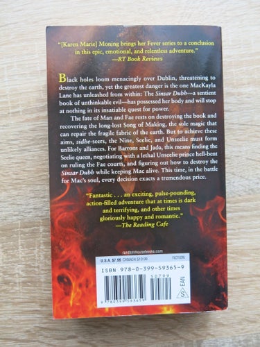 Feversong: A Fever Novel av Karen Marie Moning