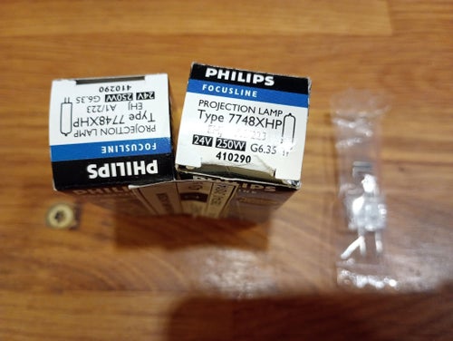 Philips Projektionslampor Typ 7748XHP EHJ A1/223 24V 250W GY6.35