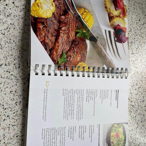 Tjejernas grillbok : de bästa grillrecepten