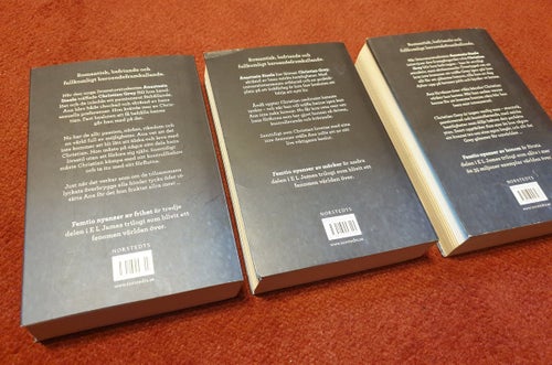 Femtio nyanser x 3 böcker. Erotisk trilogi skriven av E.L. James, fint skick.
