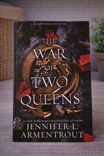 The War of Two Queens (Normal size – not pocket)