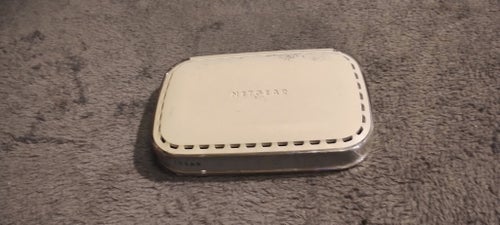 NETGEAR 5-port 10/100 Mbps Switch FS605 v3 - AM