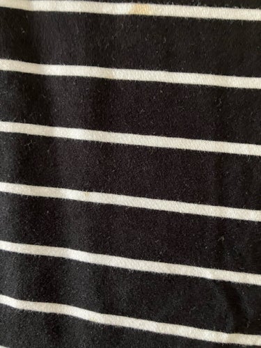 H&M svart-vit randig kjol, stl S