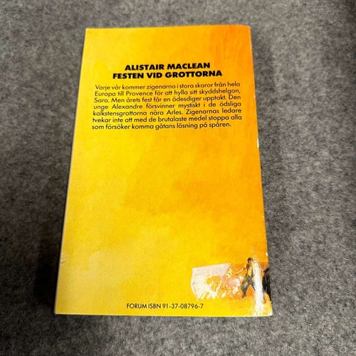Alistair MacLean - Festen vid grottorna