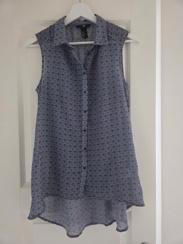 H&M ärmlös blus, storlek 36