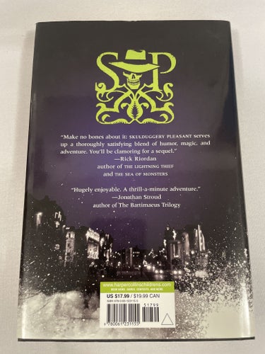 Skulduggery Pleasant | Derek Landy | Skulduggery Pleasant | Inbunden