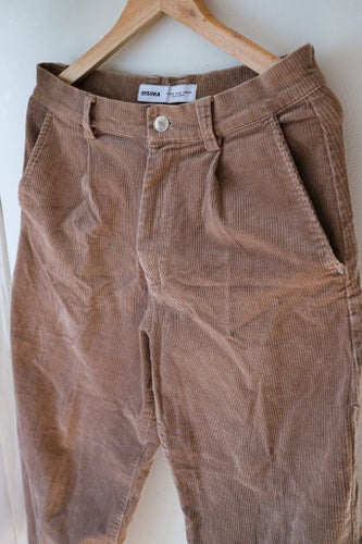 Beige Bershka manchesterbyxor – EU 38 (S) – högmidjade ballongbyxor