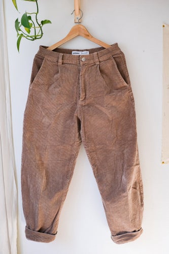 Beige Bershka manchesterbyxor – EU 38 (S) – högmidjade ballongbyxor