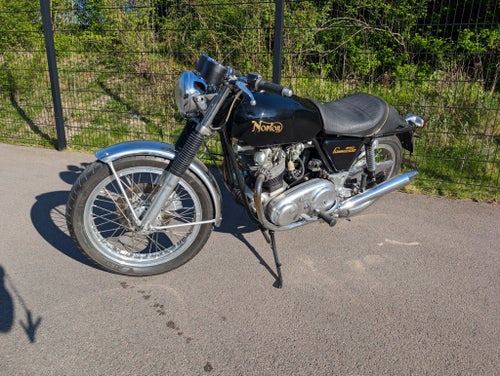 Norton Commando 850