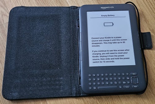 Amazon Kindle D00901 defekt reservdelar laddar inte alls