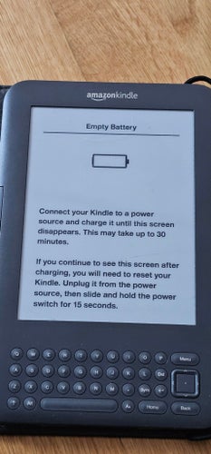 Amazon Kindle D00901 defekt reservdelar laddar inte alls