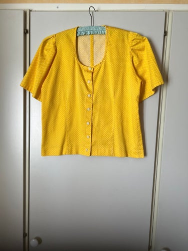 Gul blus