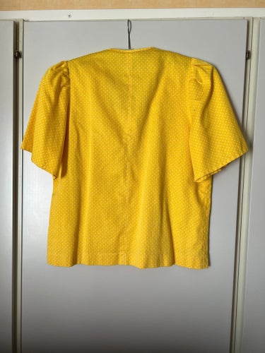 Gul blus