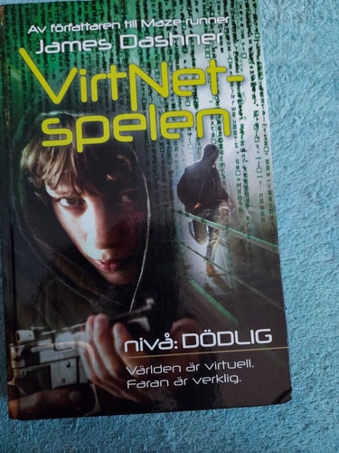 Bok VirtNet-spelen J.Dashner Förlag semic 2016 mått 15,5x23,5 cm