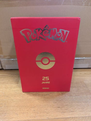 Pokémon 25-årsjubileum Manga Box Set - "Die Ersten Abenteuer" Vol. 1-3