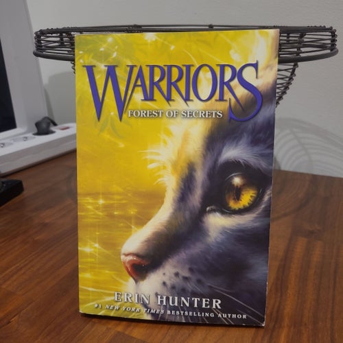 Warriors: Forest of Secrets av Erin Hunter