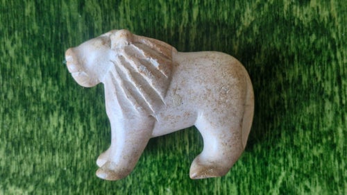 Söt lejonfigur beige marmor,afrikansk,sten