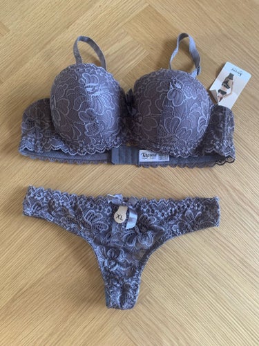 Ancona blonde undertøjssæt - BH och G-string