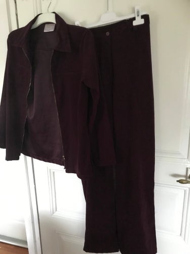 dress dam 34-36,byxa o jacka mörk brunröd