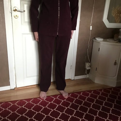 dress dam 34-36,byxa o jacka mörk brunröd