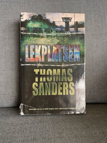 Lekplatsen av Thomas Sanders, 2004