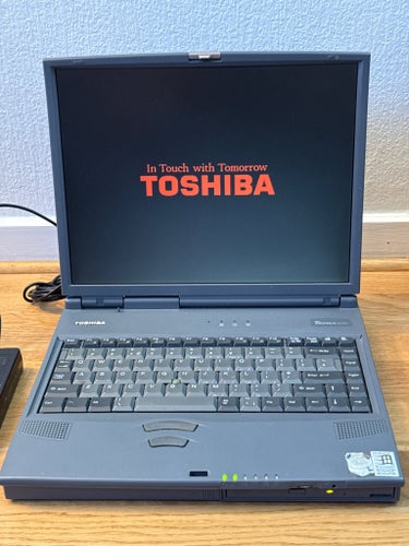 {5157} Toshiba Tecra 8000 Laptop
