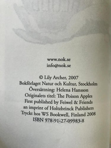 FÖRGIFTADE ÄPPLENS KLUBB Lily Archer 2008
