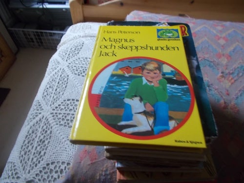 EN INBUNDEN BOK HANS PETERSON MAGNUS OCH SKEPPSHUNDEN JACK
