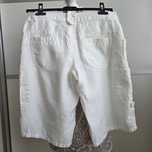 Lindex vita shorts i 100 % linne, storlek 36