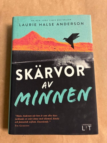 Skärvor av minnen av Laurie Halse Anderson, 2015