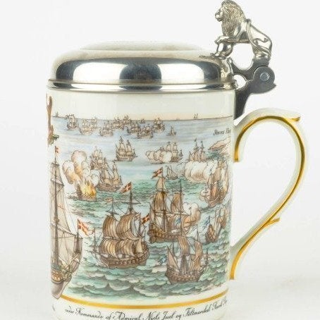 Like-New ROYAL COPENHAGEN Niels Juel Kruset Lågkrus + CERTIFICAT. Kunglig Dansk