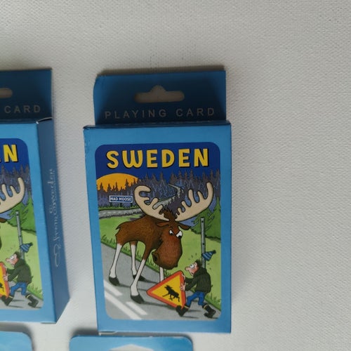 Spelkort och flasköppnare från Sverige