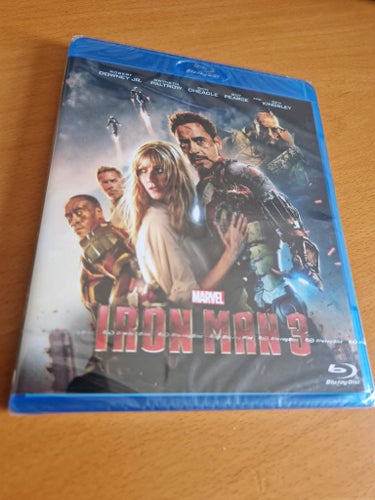 **Iron Man 3 (Blu-ray)**