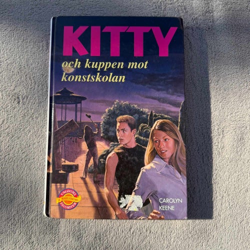 Carolyn Keene - Kitty och kuppen mot konstskolan