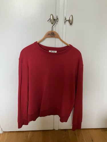 Acne Studios röd tröja, storlek 46