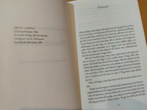 Room service av Richard Swartz. bok. Very Fine plus