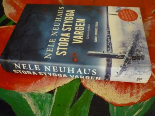 BOK, NELE NEUHAUS: STORA STYGGA VARGEN