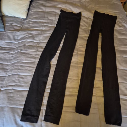 Två par svarta tights