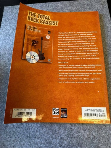 Dan Bennett - The Total Rock Bassist - Bok + CD