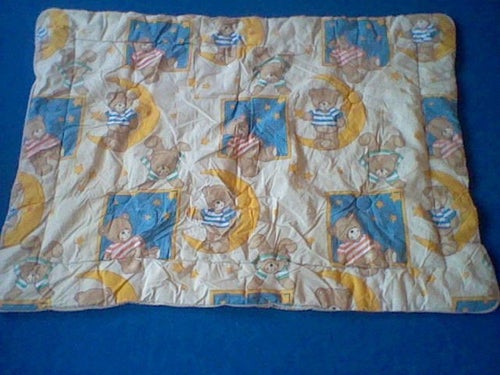 Babykrabbmatta quiltad filt
