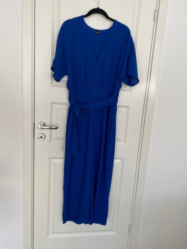 Gina Tricot blå jumpsuit, storlek 38
