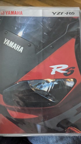 Yamaha YZF-R6 Broschyr