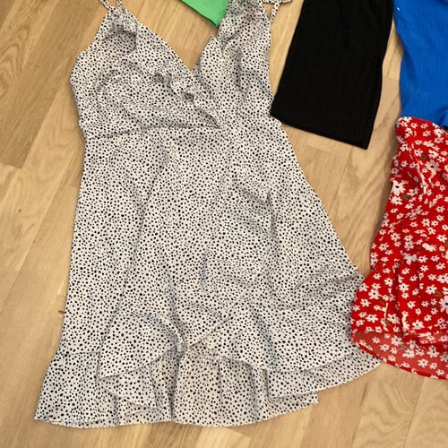 Klädpaket med 9 plagg Stl XS