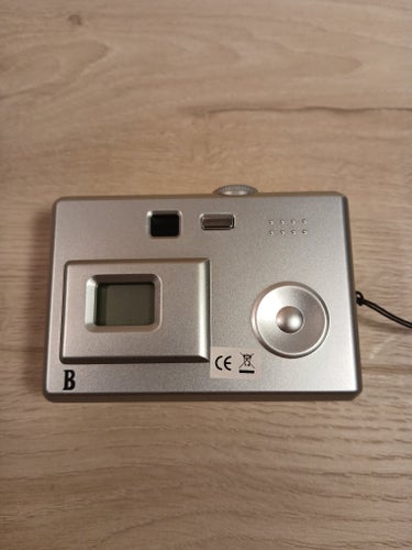 Retro Sharper I.M. 3-i-1 digitalkamera (Y2K / Nostalgi)