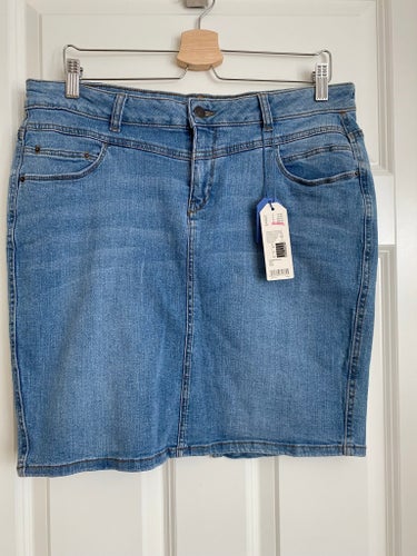 NY! Esprit Jeanskjol storlek 42