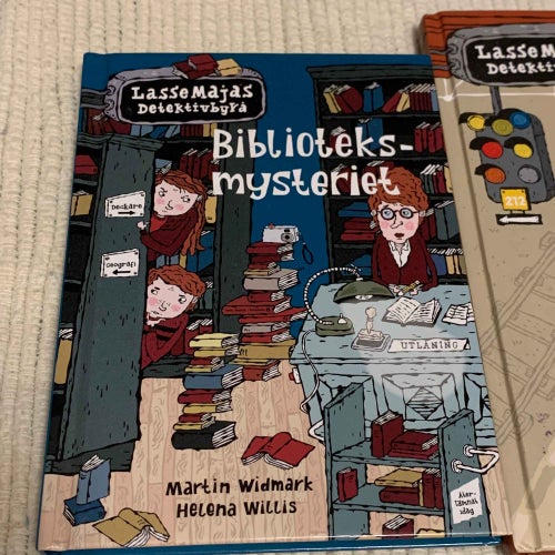 Två böcker från LasseMajas Detektivbyrå: Biblioteksmysteriet & Tåg-mysteriet -