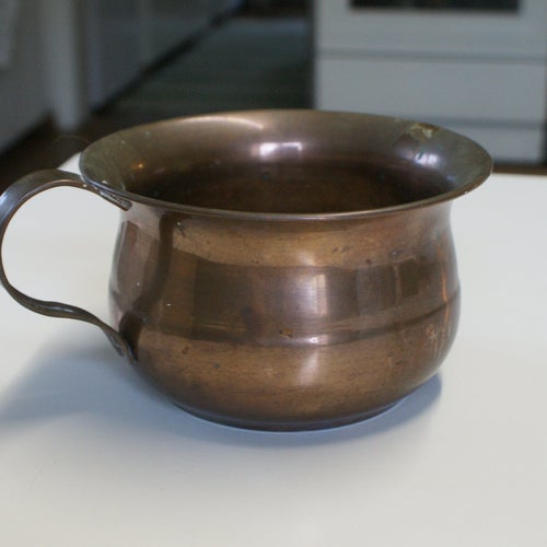 Kopparpotta H 10 cm Diam 16 cm behöver en puts