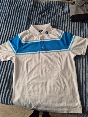 FootJoy vit, blå pikétröja, storlek M